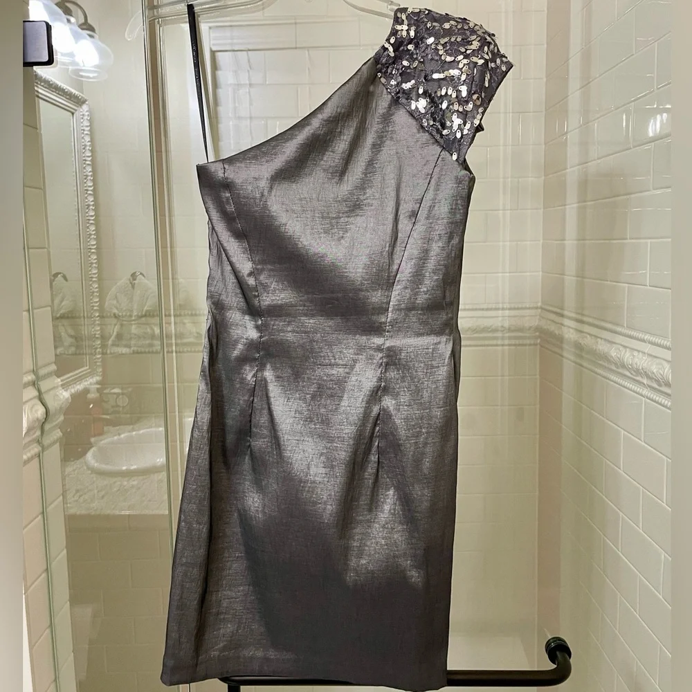 JESSICA McCLINTOCK Metallic One-Shoulder Dress - Picture 9 of 15